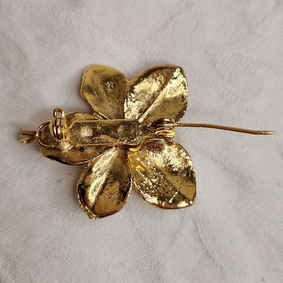 Gold Flower Brooch Pendant - Picture 3 of 8